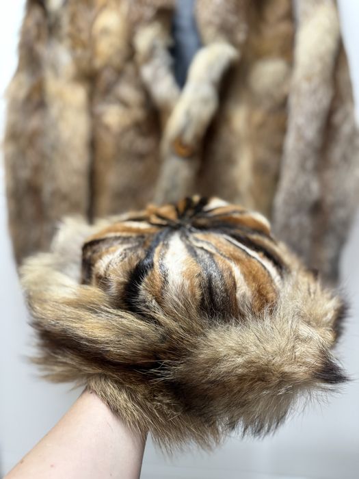 Vand haine de blana naturala vulpe+ caciula