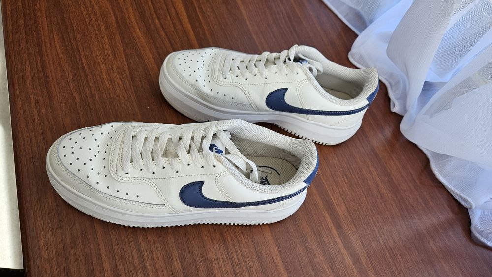 Маратонки Nike 39 номер