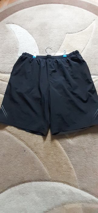 Pantaloni scurți barbati