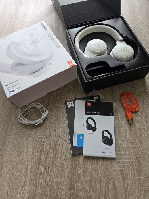 Слушалки JBL LIVE 500 BT