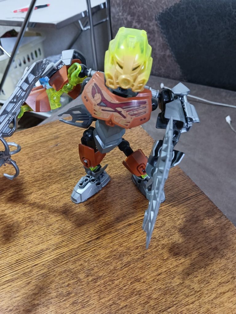 Продам оригинал Лего Bionicle