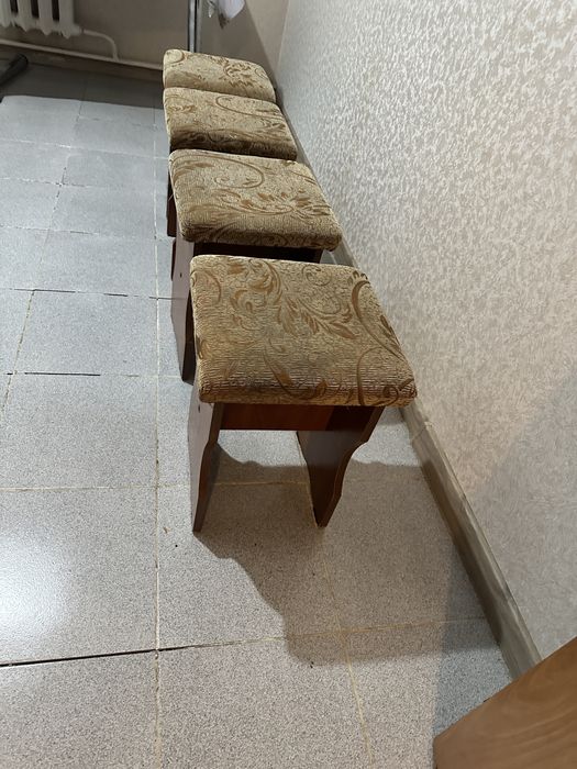 Продам стулья по 2000 тг каждую