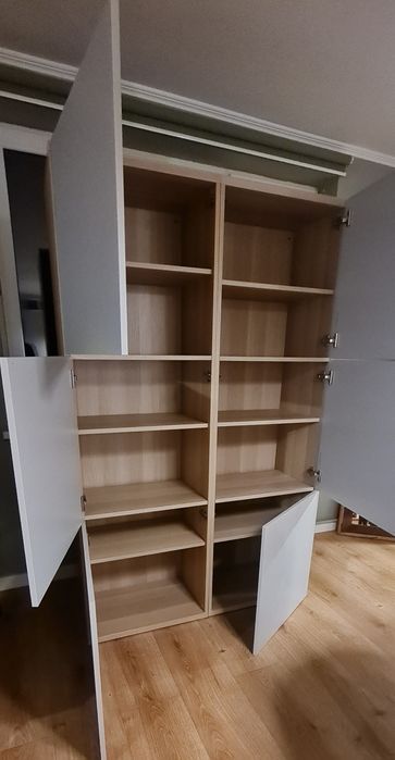 Vând dulap Ikea culoare stejar/gri, 120x42x193