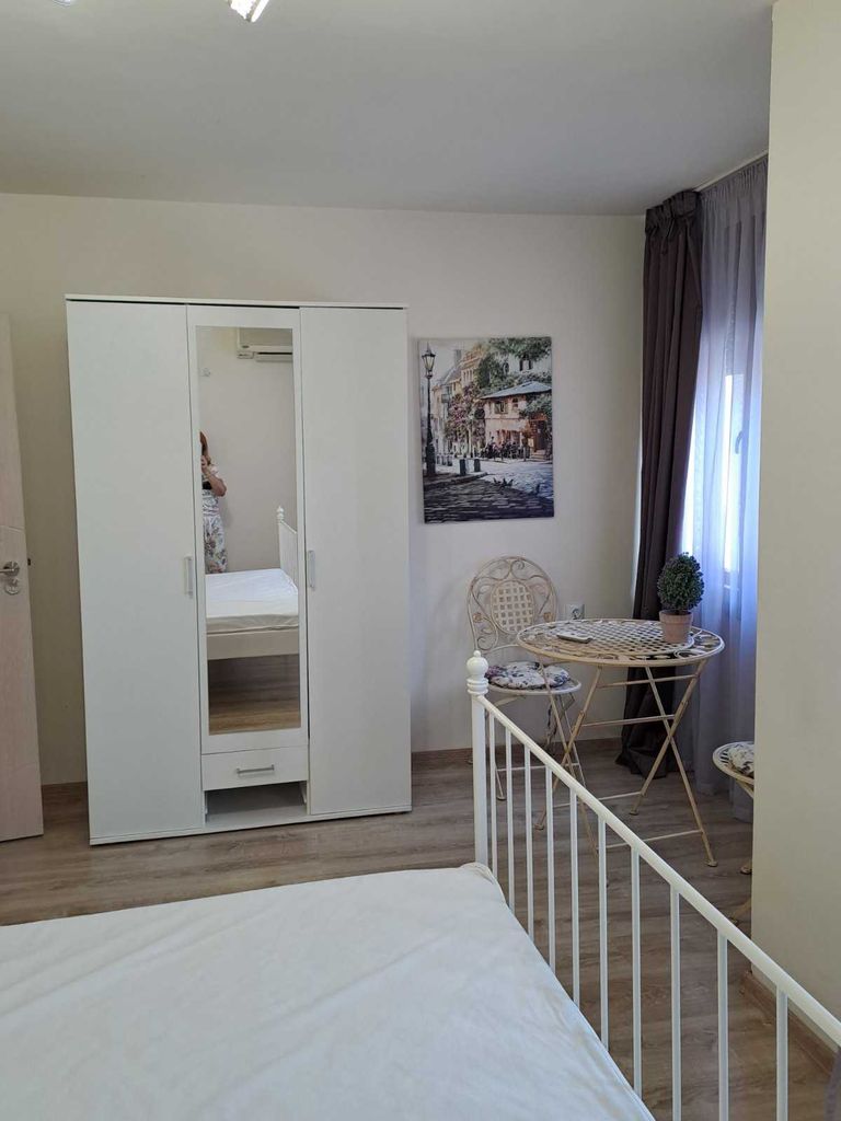 Дава се под наем Тристаен апартамент в Варна, ВИНС - 92 кв.м за 650 € - Снимка #5