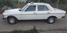 Vind Mercedes , vehicul istoric  elegant si extraordinar de comod.