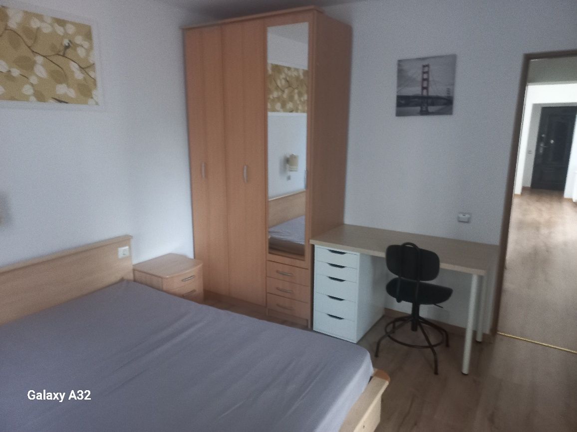Proprietar închiriez apartament 3 cam.Otopeni central .