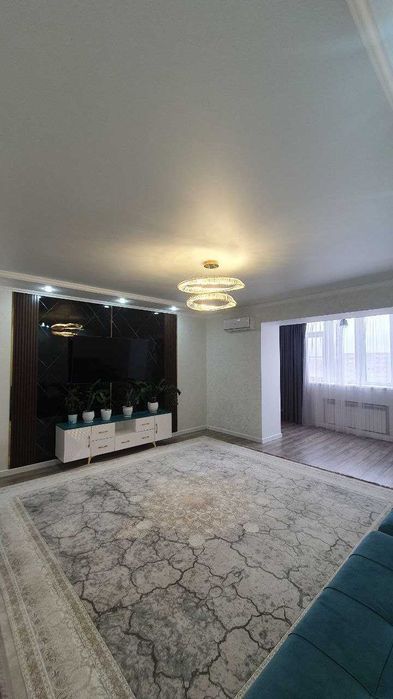 Продаётся 4 - комнатная квартира в районе Алтын Орда