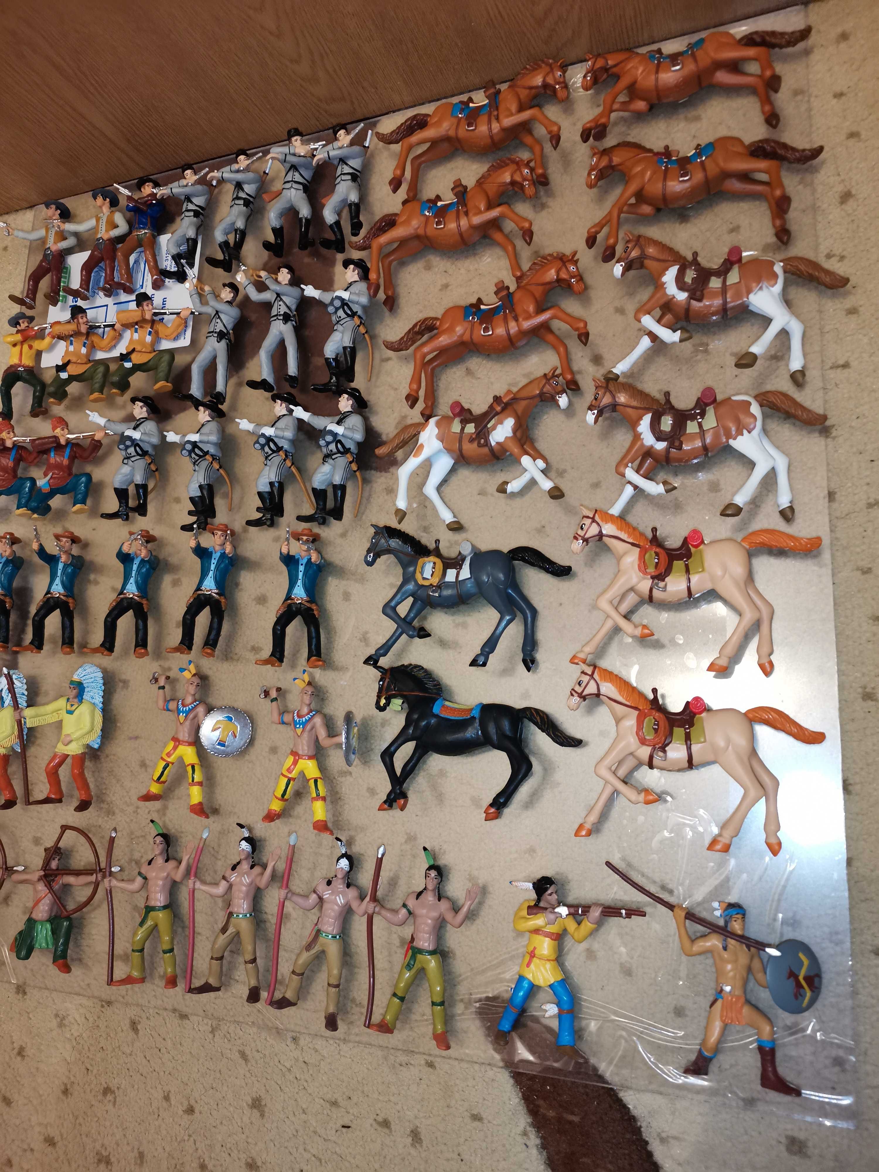 Figurine plastic cauciucat calitate pentru diorame machete cadou
