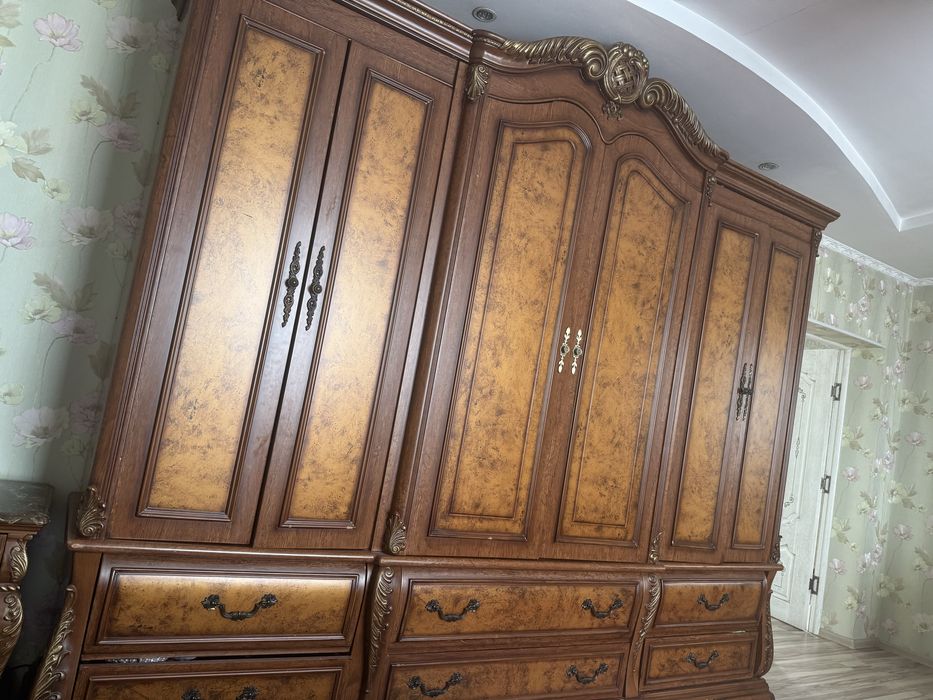 Спальный гарнитур