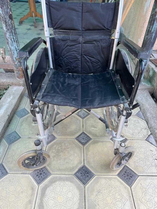 Инвалидная колсяка