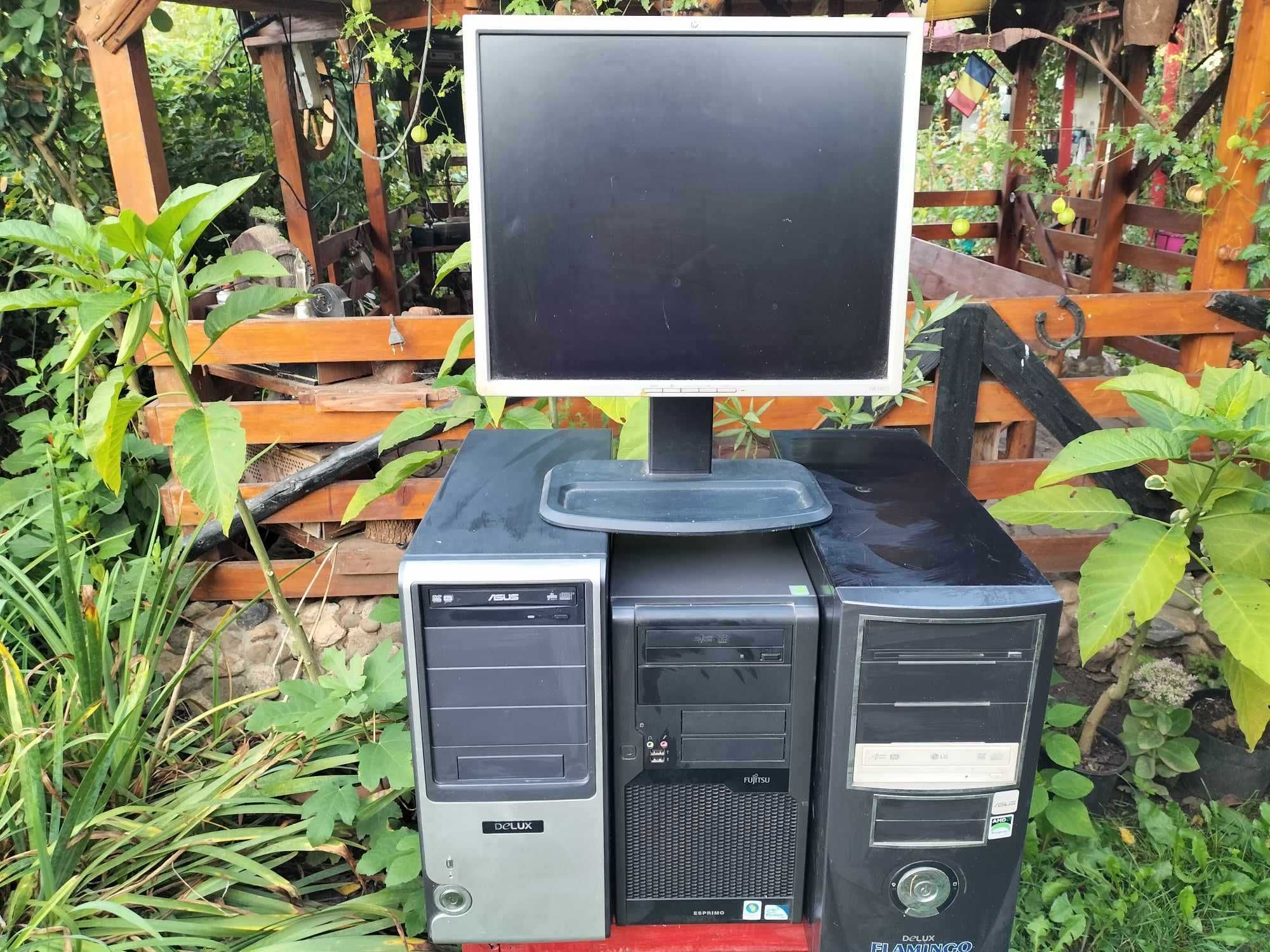 Vand 3 unitati PC plus monitor