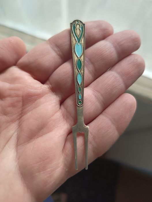 Продаëтся Набор Серебрянных ложки и вилок.