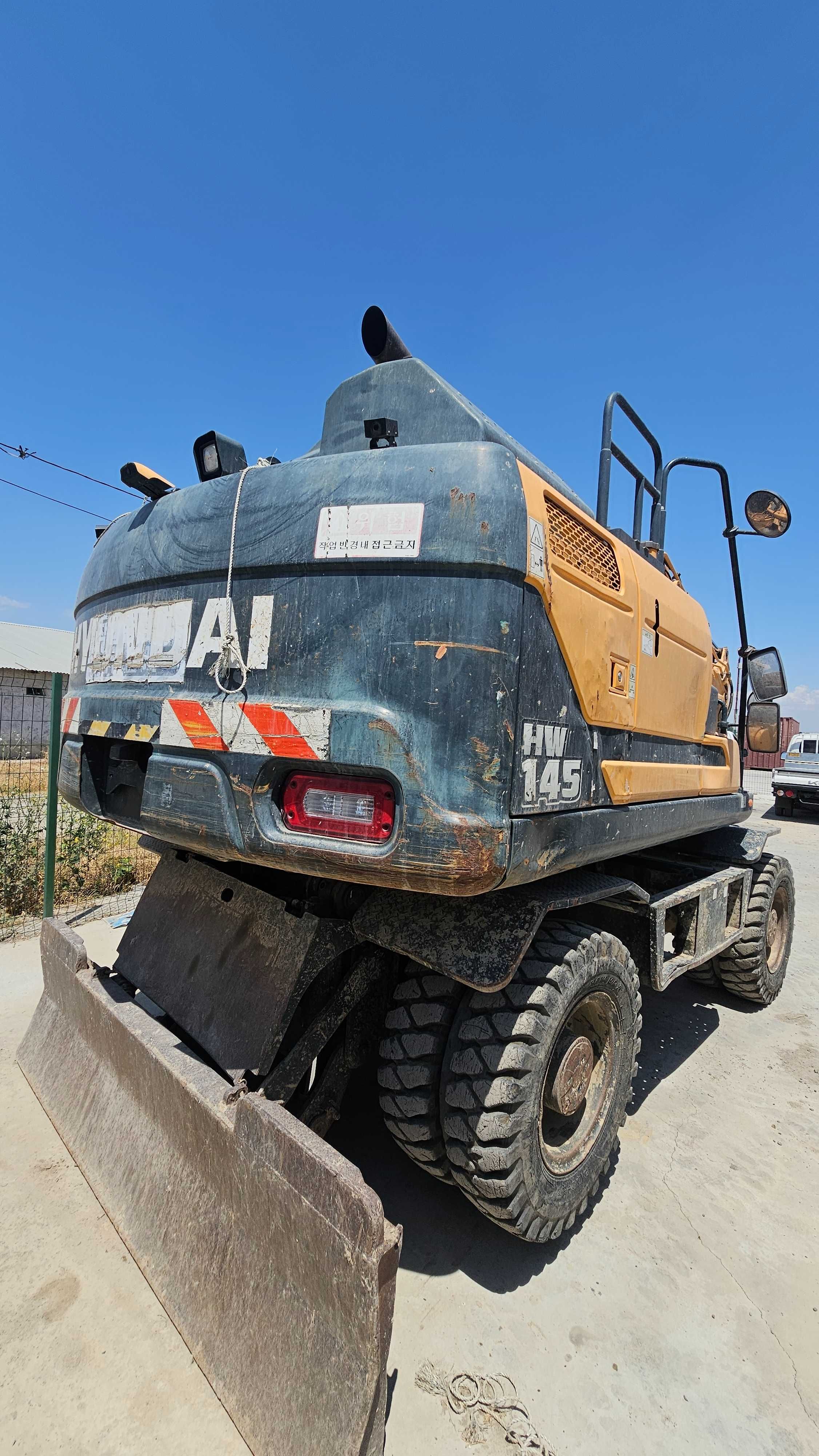Экскаватор Hyundai HW145 год 2020