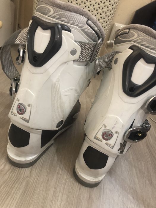 Ски обувки