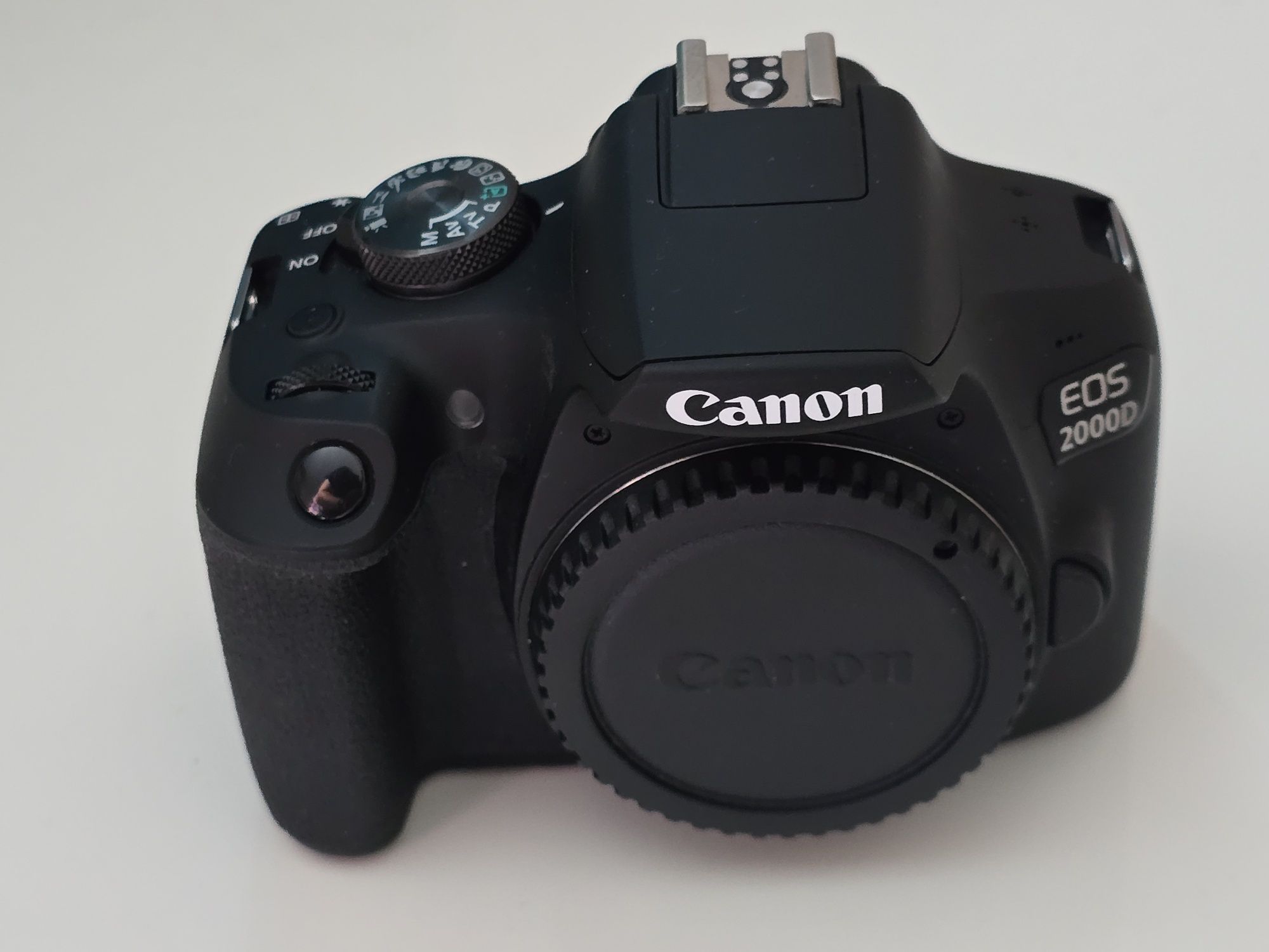 Canon 2000 D Тяло в отлично състояние