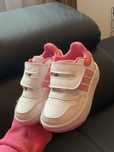 Adidasi marca “ adidas “