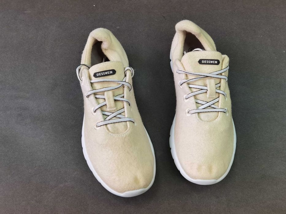 Adidasi alergare 43 44 GEISSWEIN- Elvetia Lana Merino 750 Ron Ca NOI