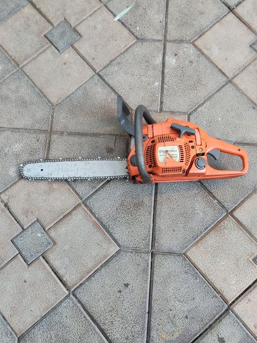 Drujba Husqvarna 135 in  stare excelenta