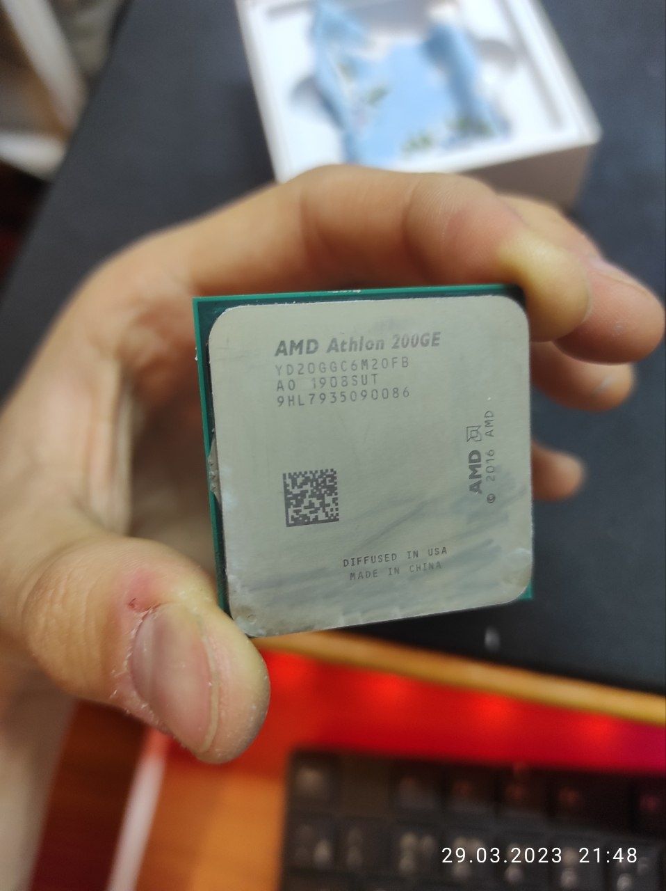 Процессор AMD Athlon 200GE + кулер