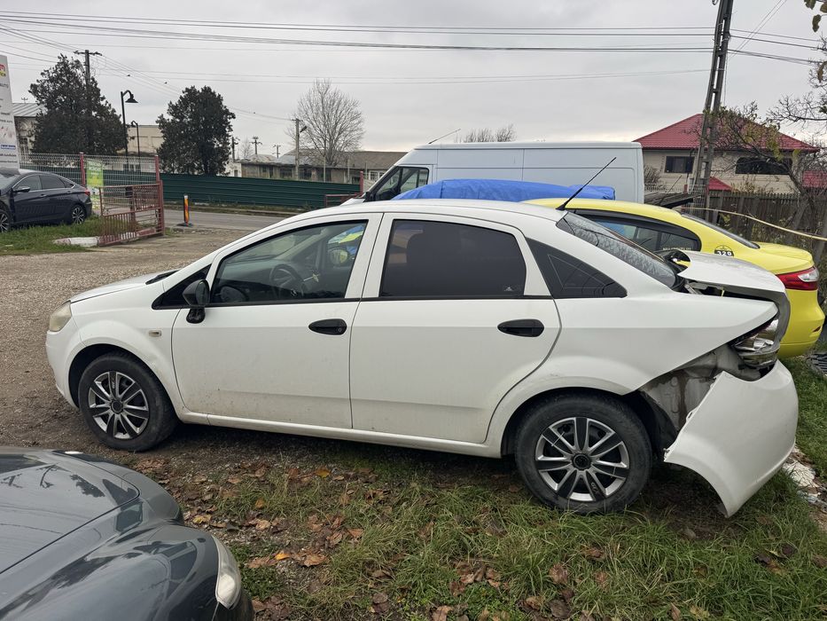 Dezmembrez Fiat Linea benzina 1,4 cod motor 350.A1000