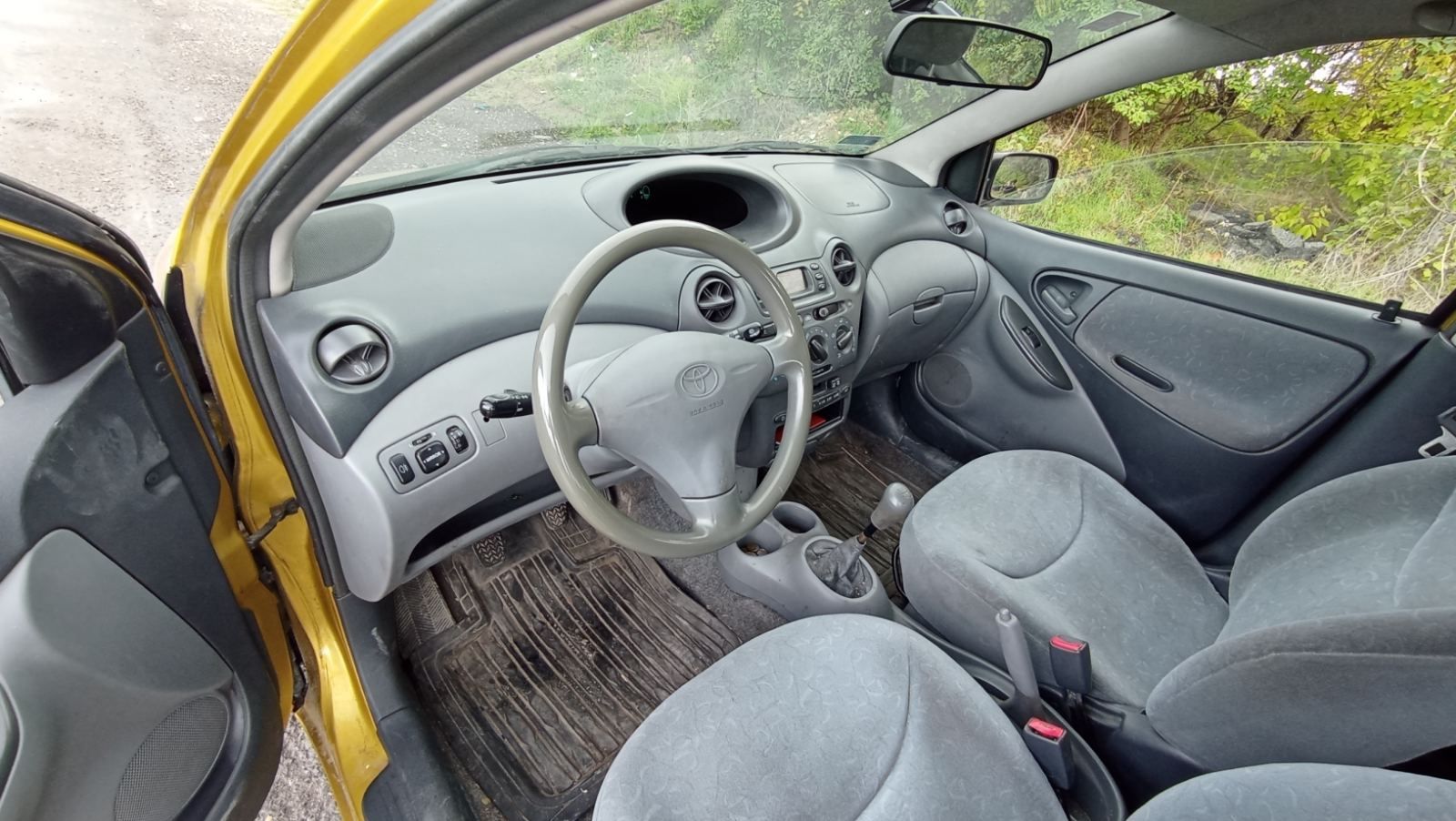 Тойота Ярис На части 1.0 бензин Touota Yaris