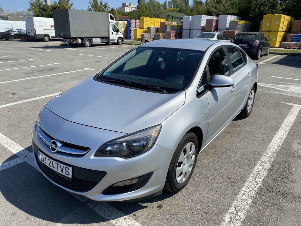 Vand Opel Astra J 1,4 benzina + GPL