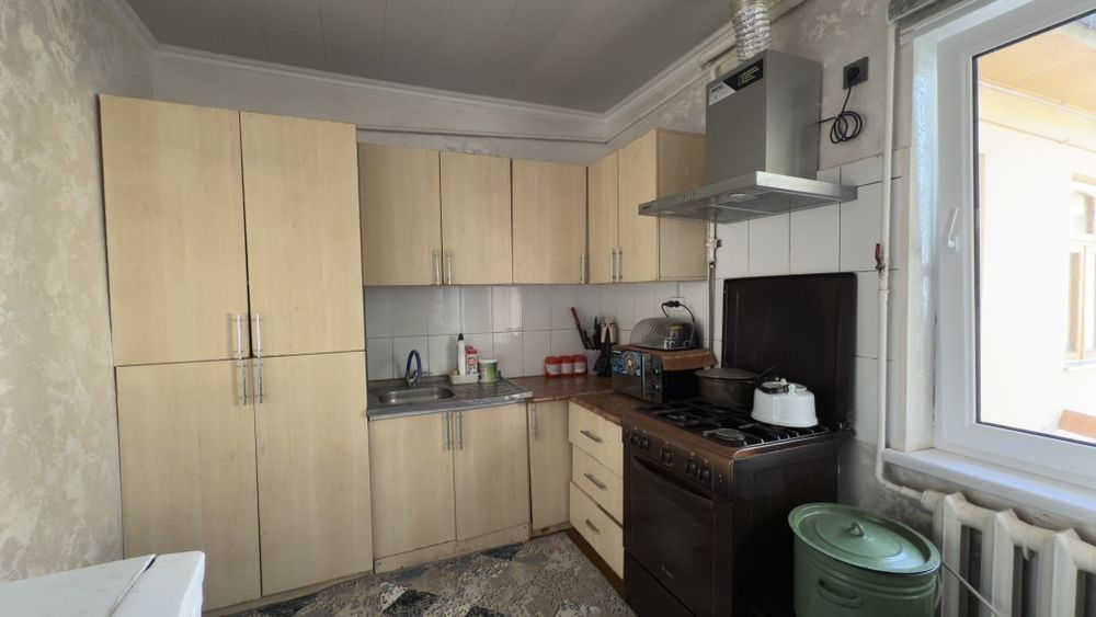 Ховли сотилади срочно