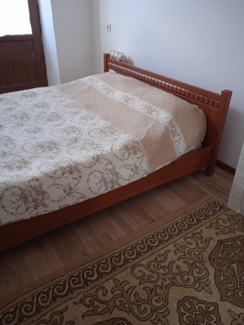 Продам спальнюю кровать в хорошем состоянии производство Россия