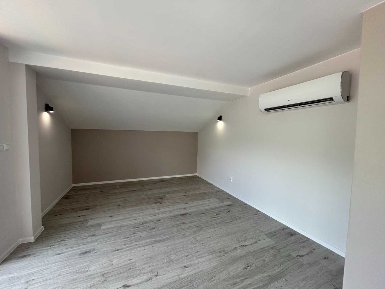 Продава се Тристаен апартамент в Велико Търново, Акация - 94 кв.м за 1118 €/кв.м - Снимка #14