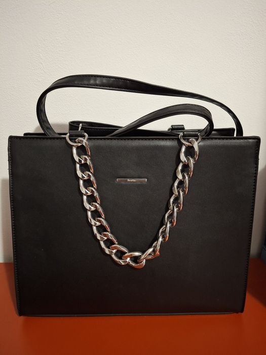 Голяма черна чанта