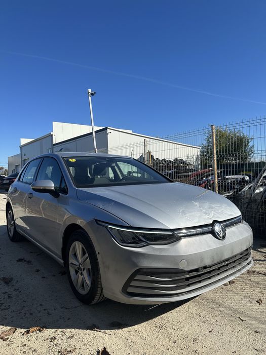 Volkswagen Golf 8 2021 60.000 KM usor avariat / lovit