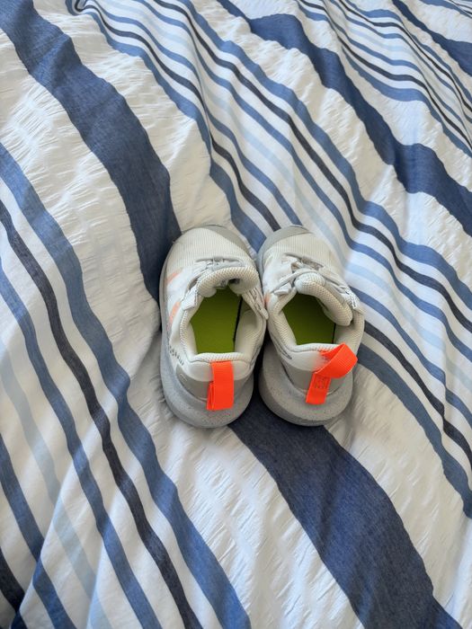 Adidasi nike, marimea 27