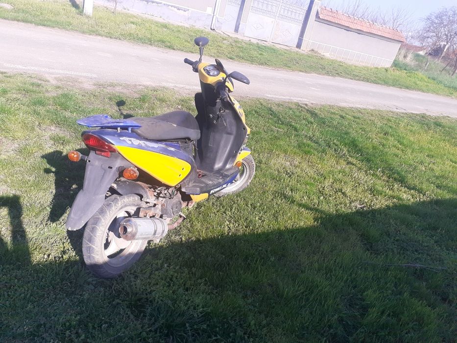 Vând scuter Rieju în 4t