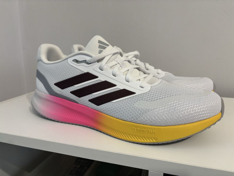 Продам Мужские Кроссовки Adidas original новые размер 44-45