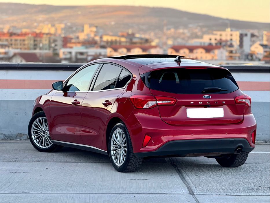 Ford Focus Vignale 1.5tdci 120CP FullLed Panoramic Ceasuri Digitale