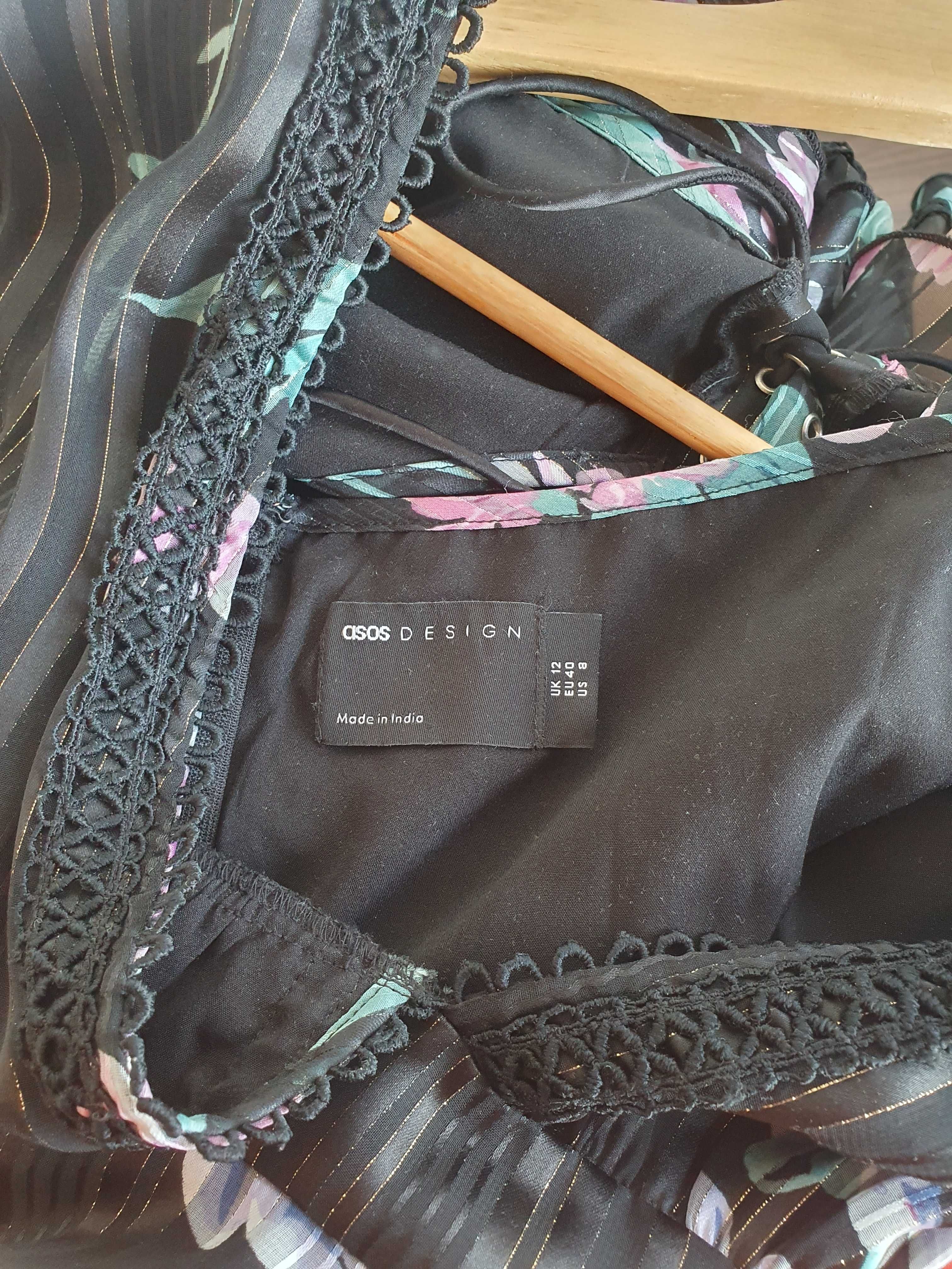 Rochita mini vaporoasa si eleganta de la Asos Design