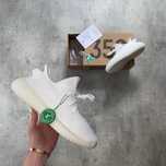 Отново Yeezy Boost 350 V2 White