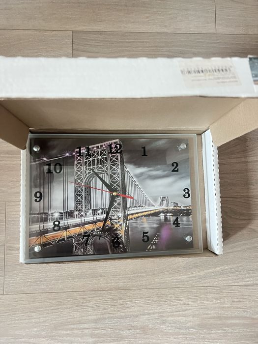 Часы настенные продам