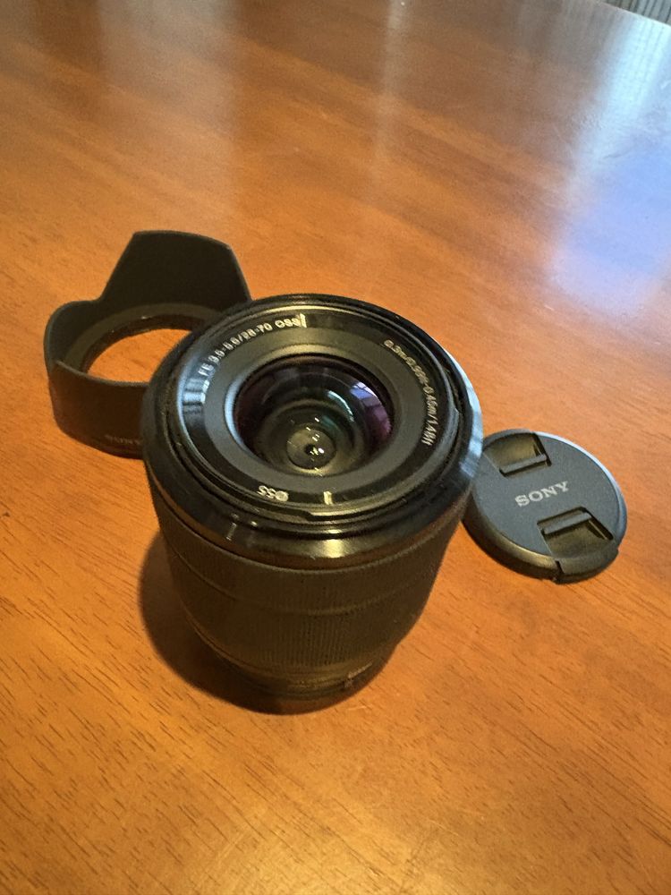 Обектив Sony FE 28-70mm f/3.5-5.6 OSS