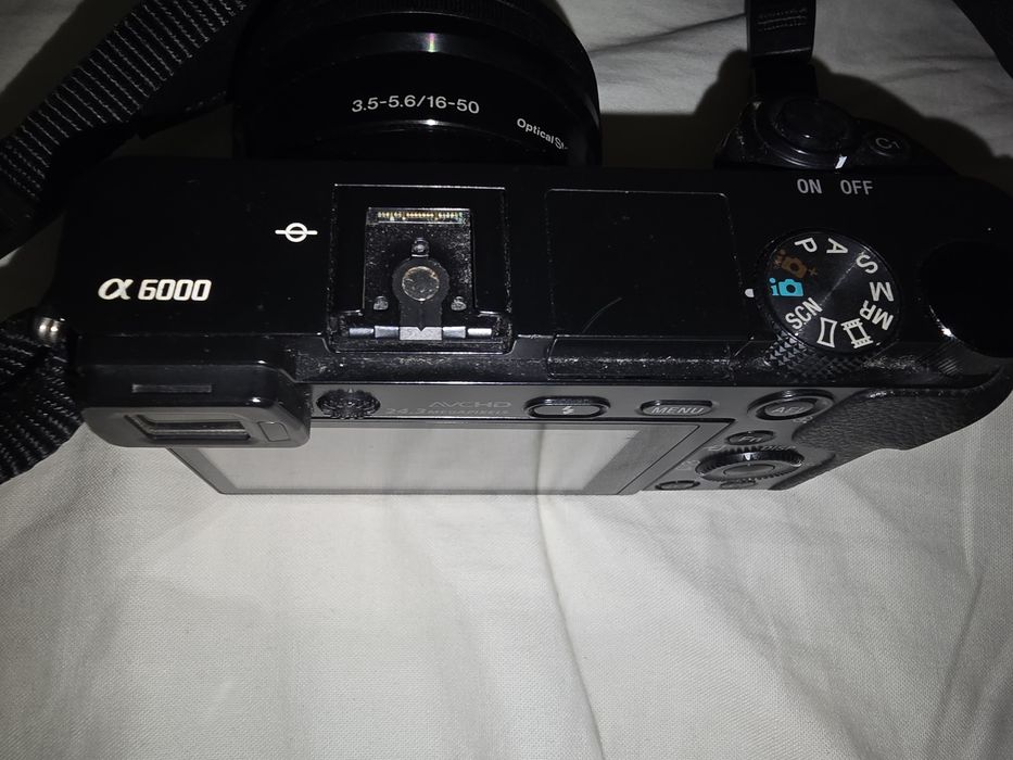 Aparat foto Sony A6000,cu obiectiv 16-50, stare bună,1650 lei