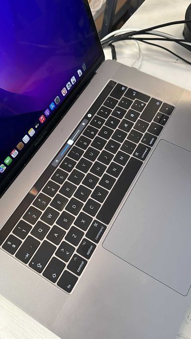Macbook Pro 15 , I7 quad core  16 GB ram A1707