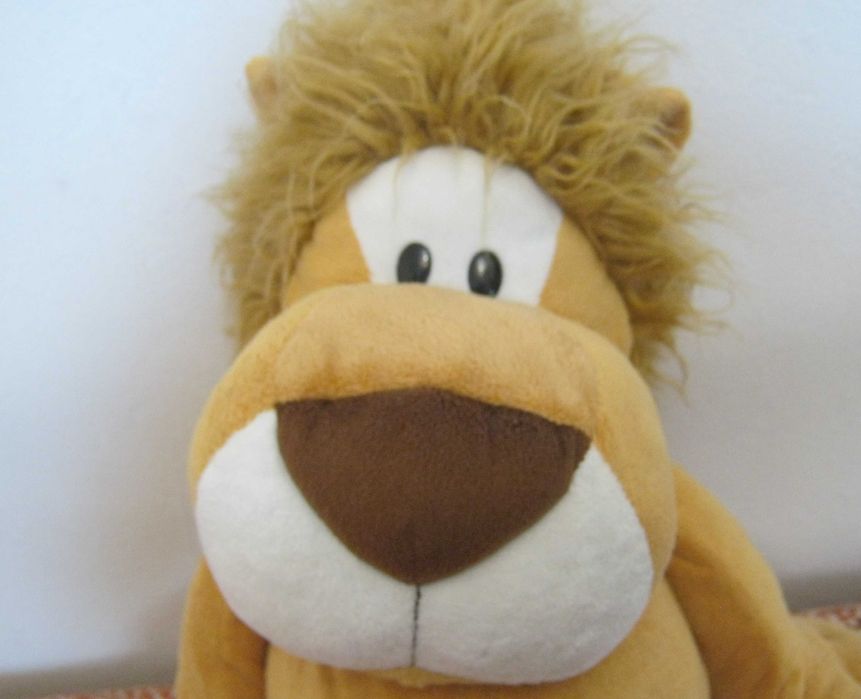 Плюшена играчка, лъв