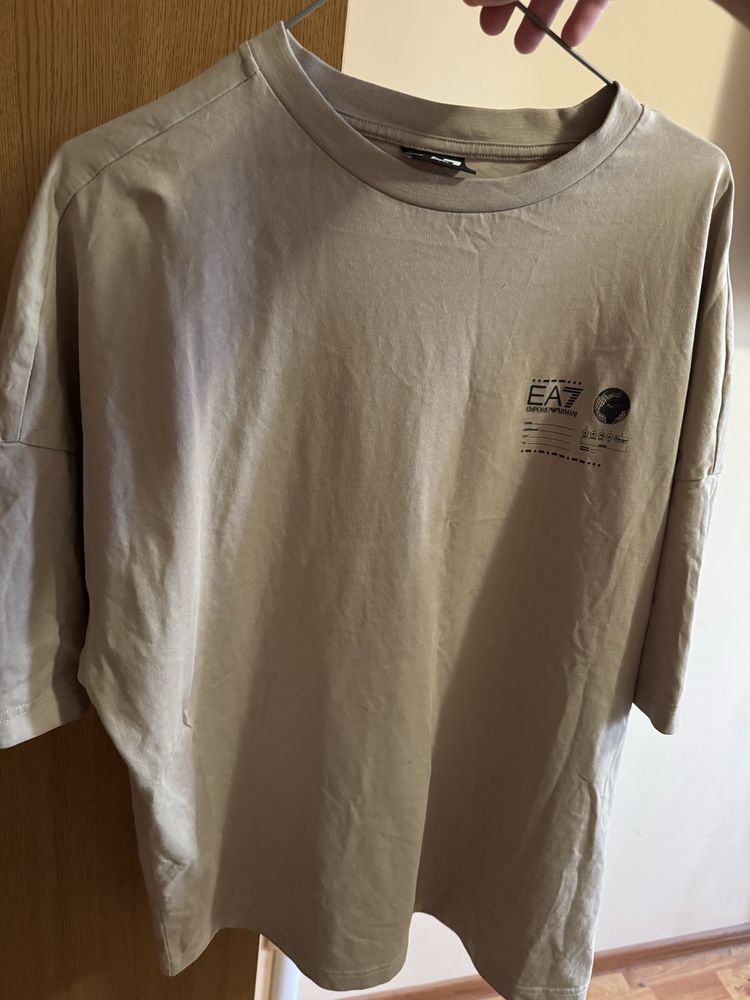 Тениска Emporio Armani oversize Ново!