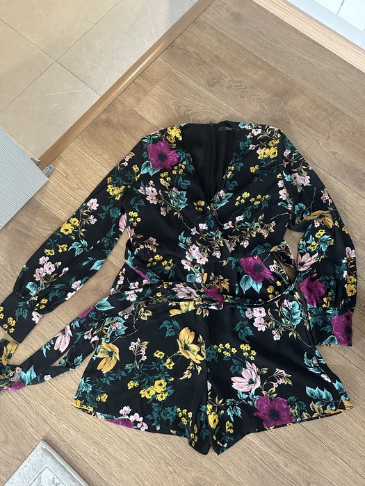 Страхотен гащеризон Guess