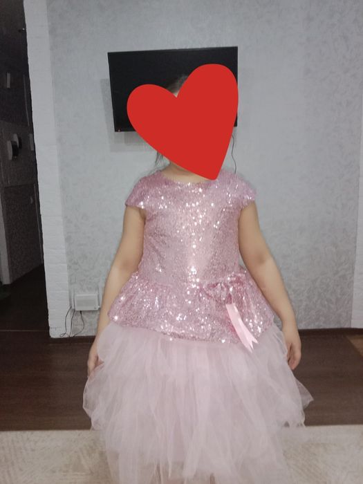 Продам пышное нарядное платье на 8-10лет