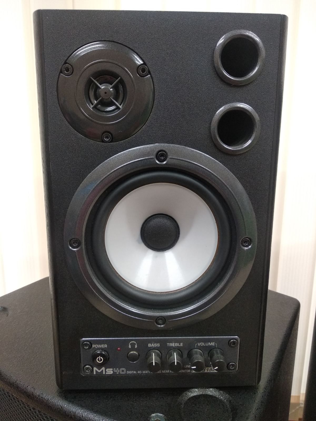 Тонколони Behringer studio monitor Ms 40