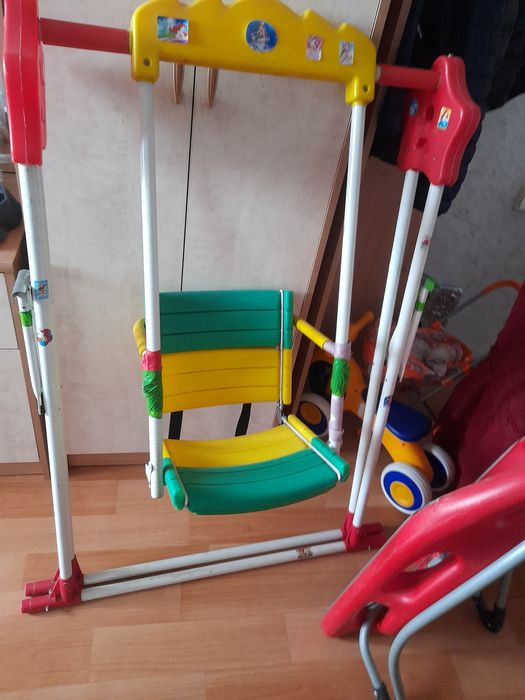 Продается Детская напольная качеля