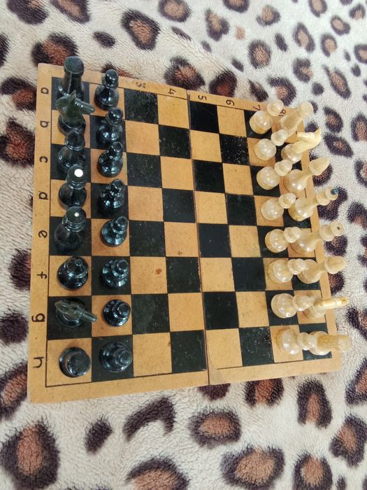 Шахматы СССР размер 40 х 40 см и 30 х 30 см