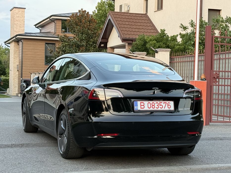 Tesla Model 3 Long Range 4x4 Pilot Avansat Activ