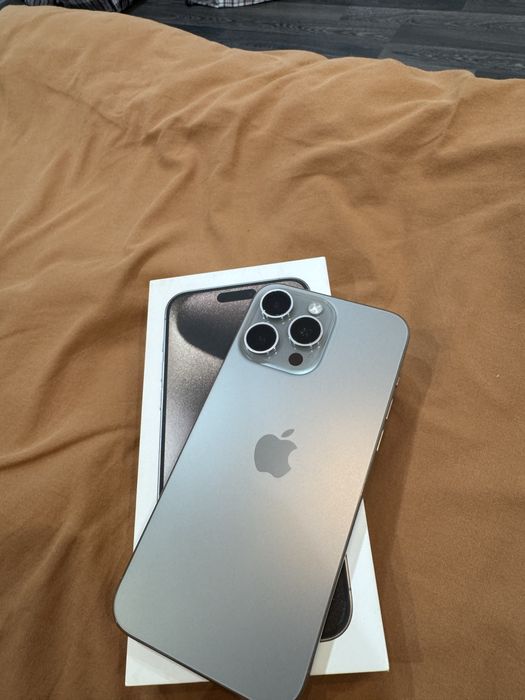 Продам айфон 15 про макс